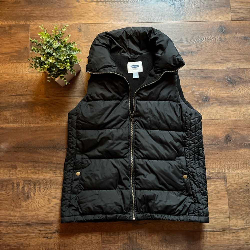 Women’s Old Navy Black Vest - size S